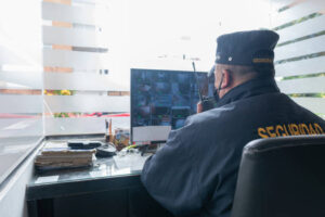 APARTMENT SECURITY MONITORING SCREENS